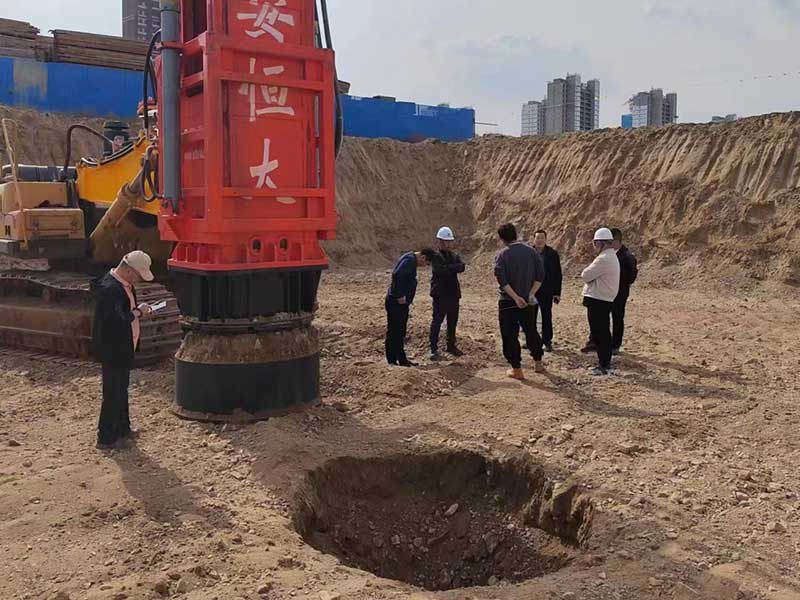 高速液壓夯實機HC150助力江蘇南京萬科城樓盤房建地基基礎(chǔ)夯實處理 高速液壓夯實機HC150助力江蘇南京萬科城樓盤房建地基基礎(chǔ)夯實處理